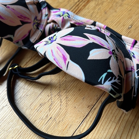 💚 3 for $15 💚 - Xhilaration Floral Swim Top Women size XS - Picture 14 of 16